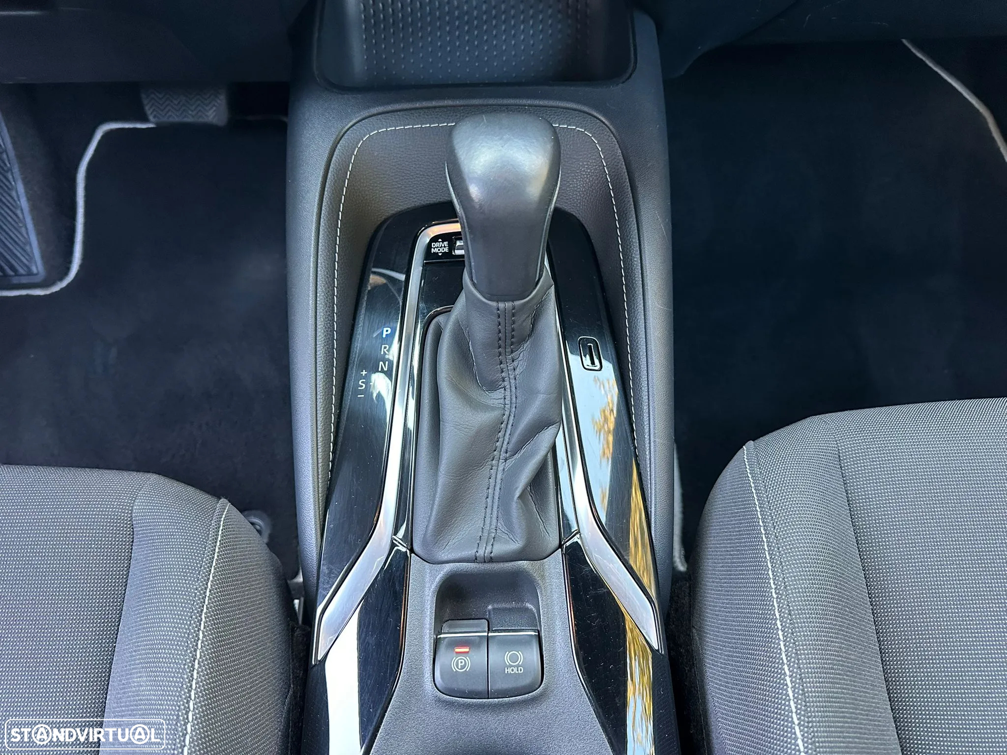 Toyota Corolla 2.0 Hybrid Square Collection - 22