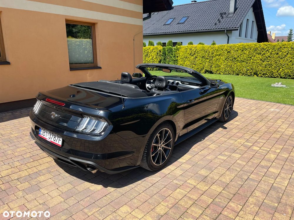 Ford Mustang - 4
