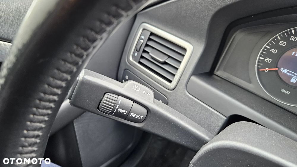 Volvo V70 2.0D Momentum - 23