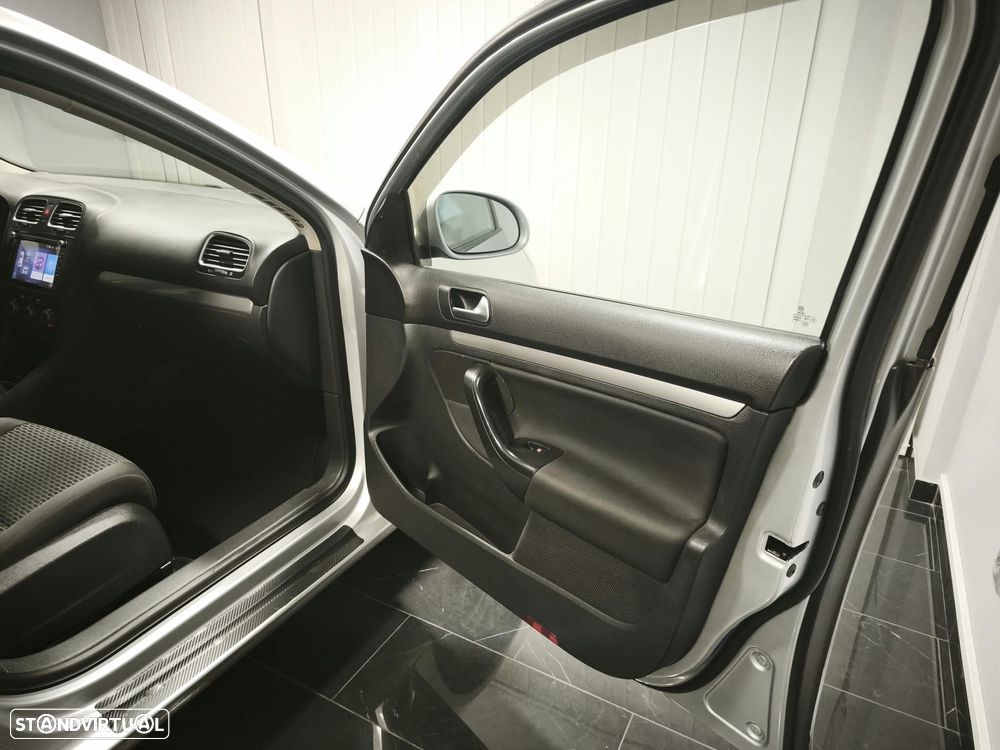 VW Golf Variant 1.6 TDi Confortline - 11