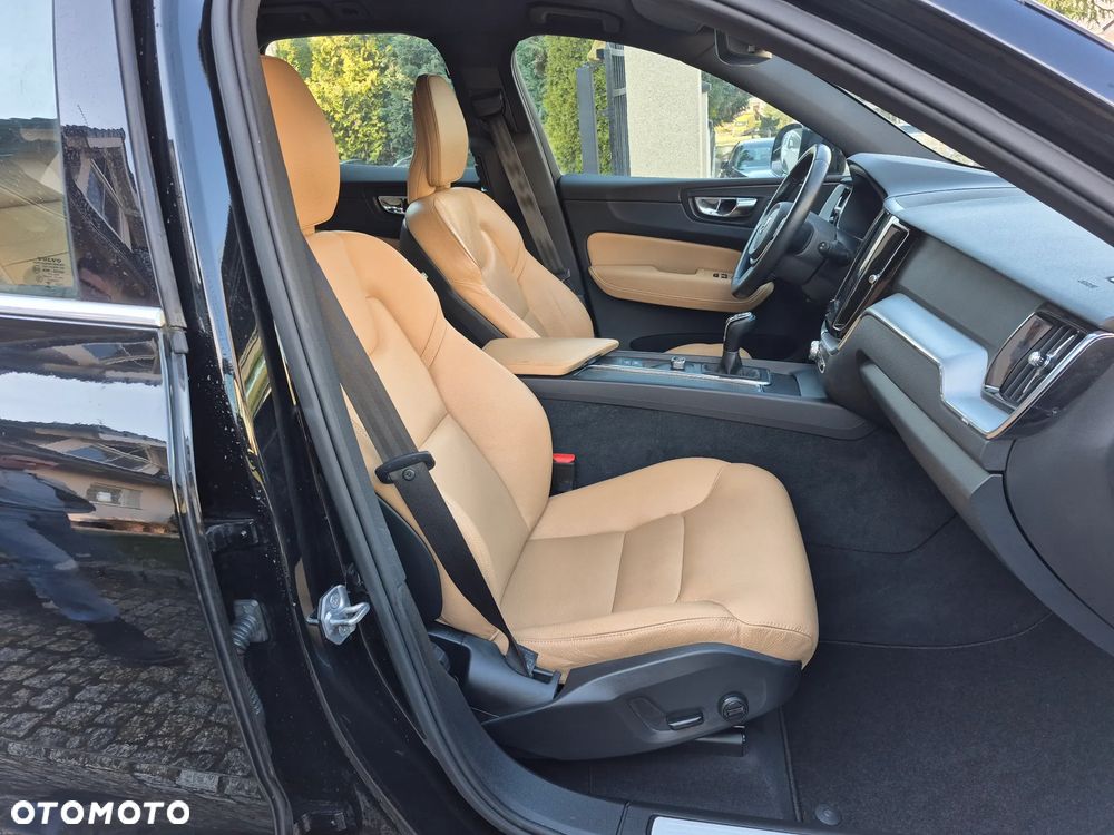 Volvo XC 60 D4 Momentum - 31