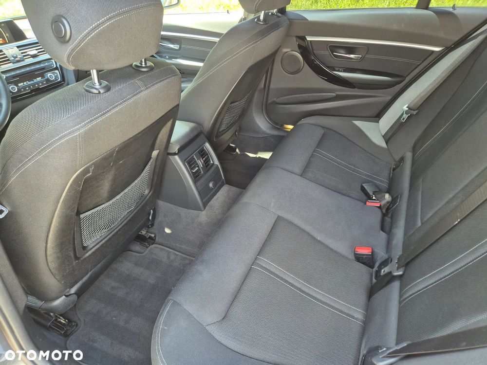 BMW Seria 3 320d xDrive Edition Luxury Line Purity - 28
