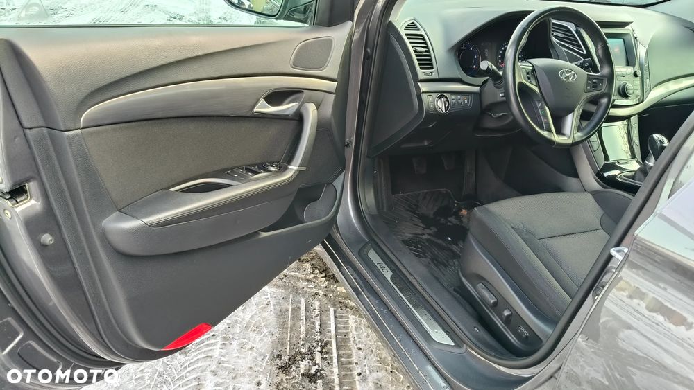 Hyundai i40 Kombi blue 1.6 CRDi Space - 20