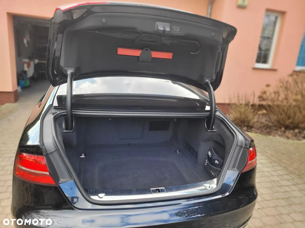 Audi A8 - 6