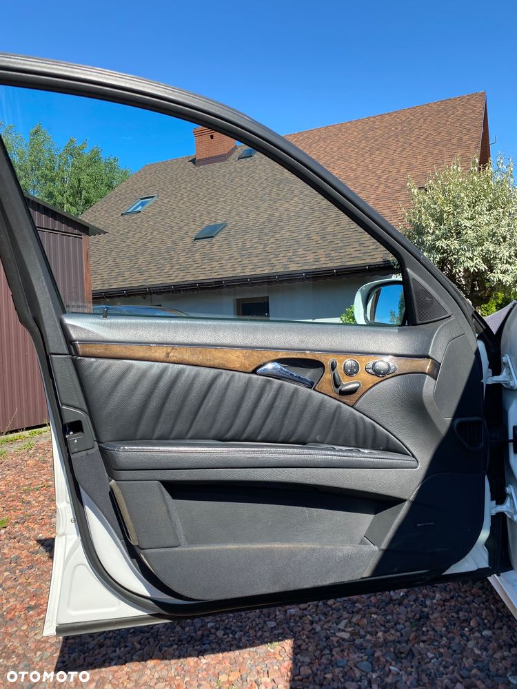 Mercedes-Benz Klasa E 500 T Avantgarde - 9