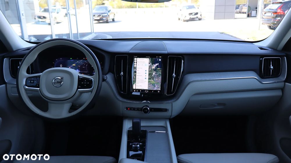 Volvo XC 60 B4 D AWD Plus Dark - 11