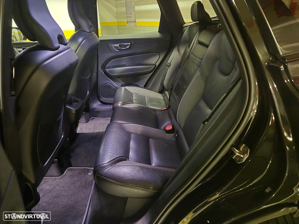 Volvo XC 60 2.0 D4 R-Design Geartronic - 40