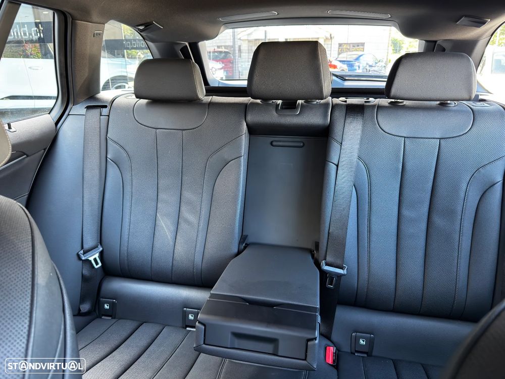 BMW 530 e Pack M - 27