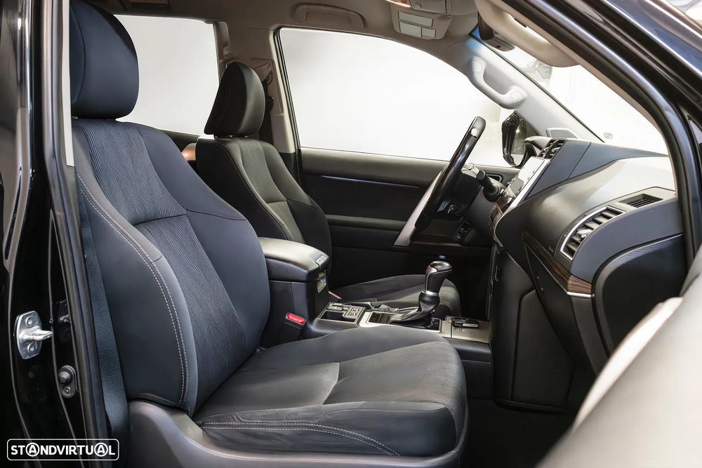 Toyota Land Cruiser Prado - 10