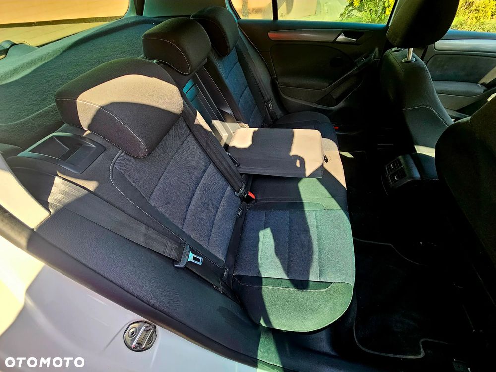 Volkswagen Golf 1.6 TDI Highline - 9