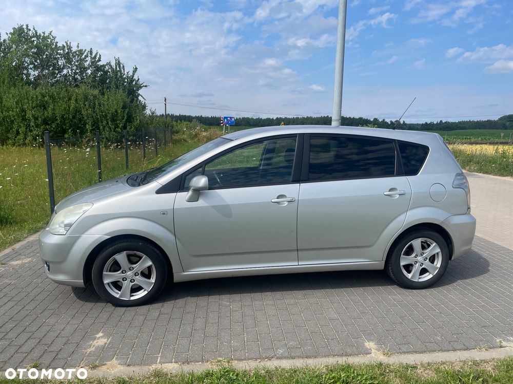 Toyota Corolla Verso - 4