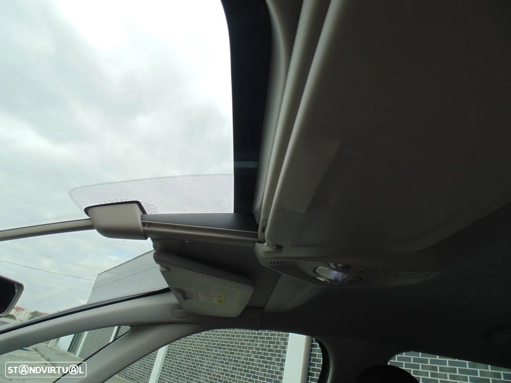 Citroën C4 Grand Picasso 1.6 e-HDi Intensive — fotografia 37