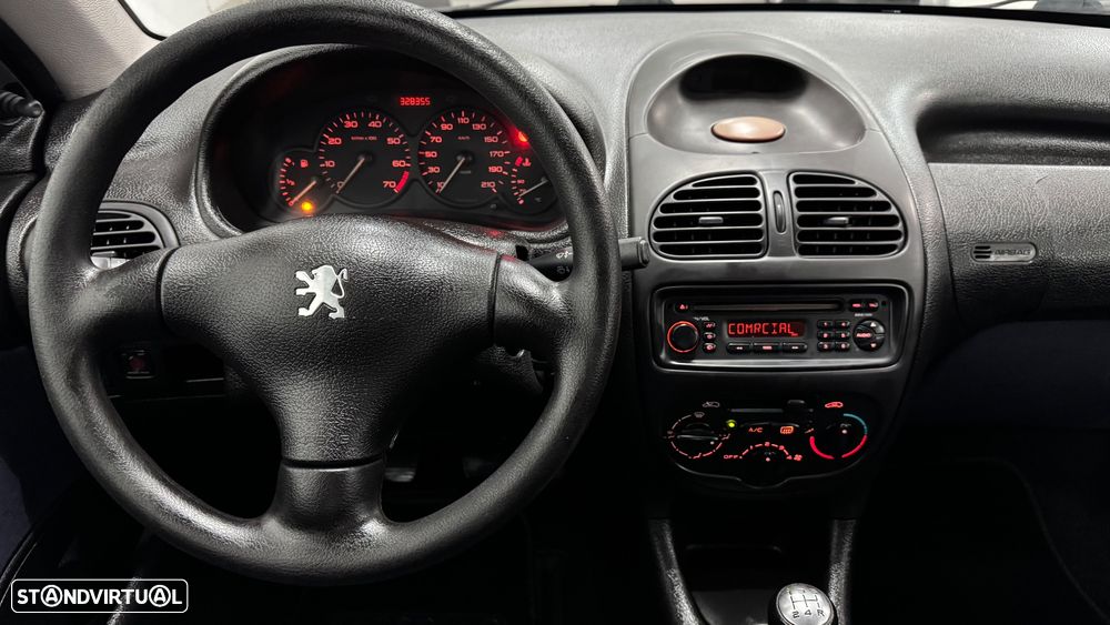 Peugeot 206 1.1 XR - 17