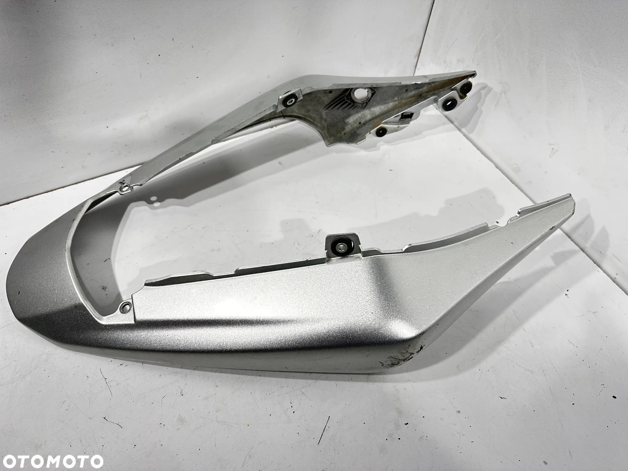 Ogon zadupek  Suzuki GSR 600 05-10R - 2