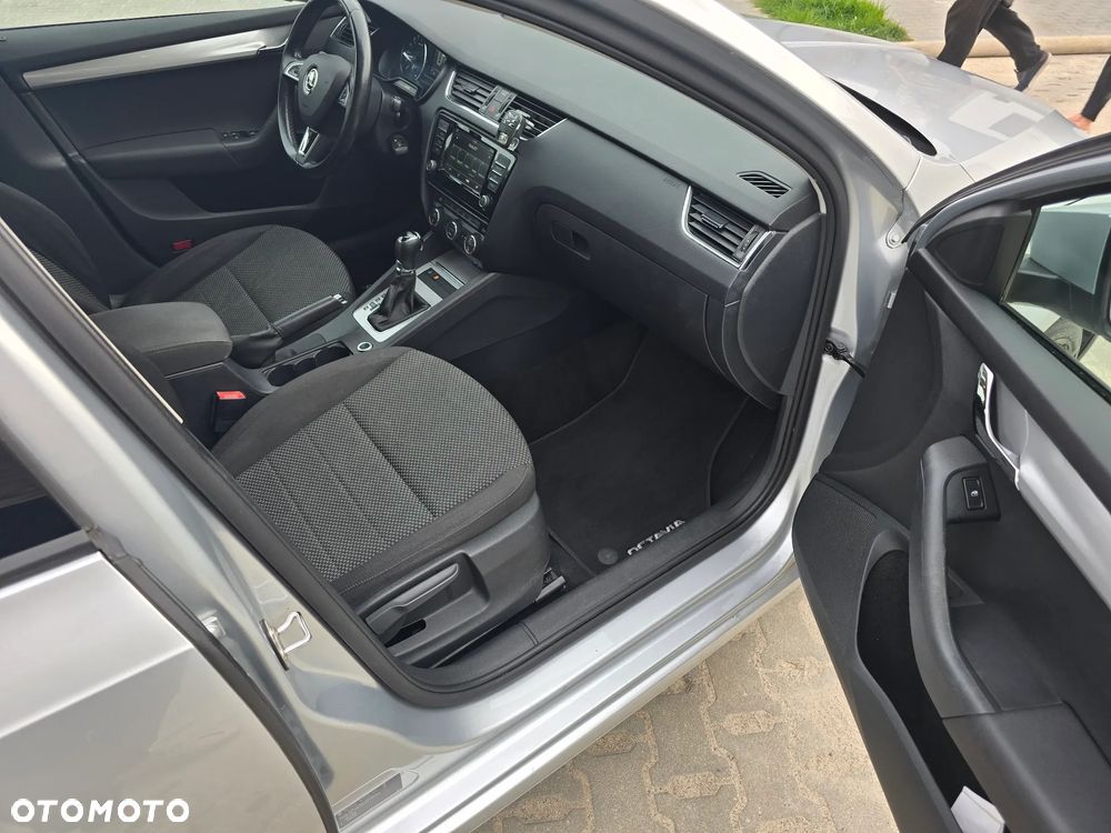Skoda Octavia 1.6 TDI Ambition DSG - 16