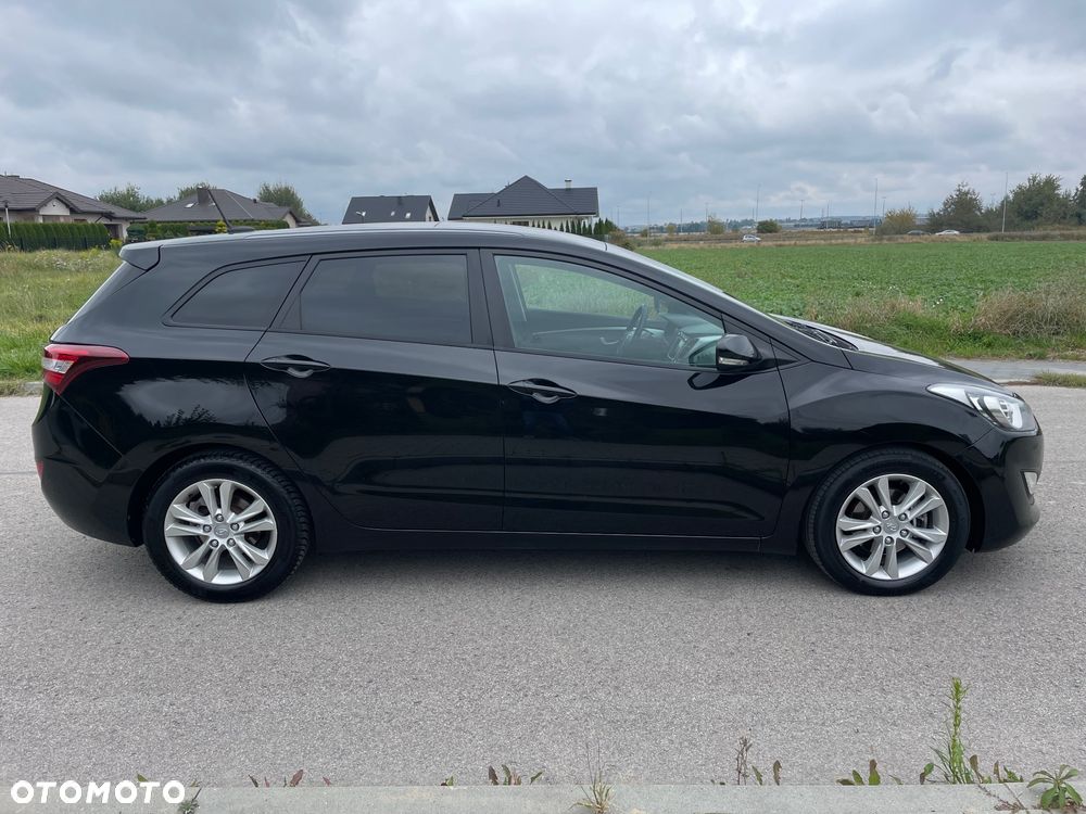 Hyundai i30 Kombi 1.6 CRDI Style - 29