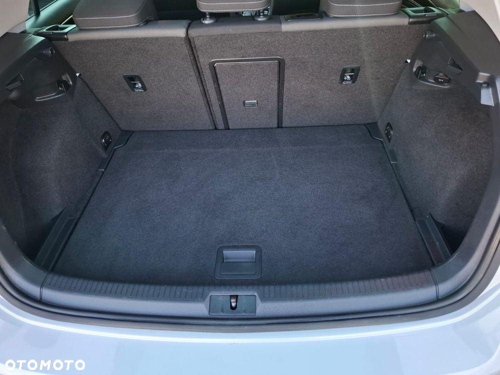 Volkswagen Golf 2.0 TDI SCR DSG R-Line - 16