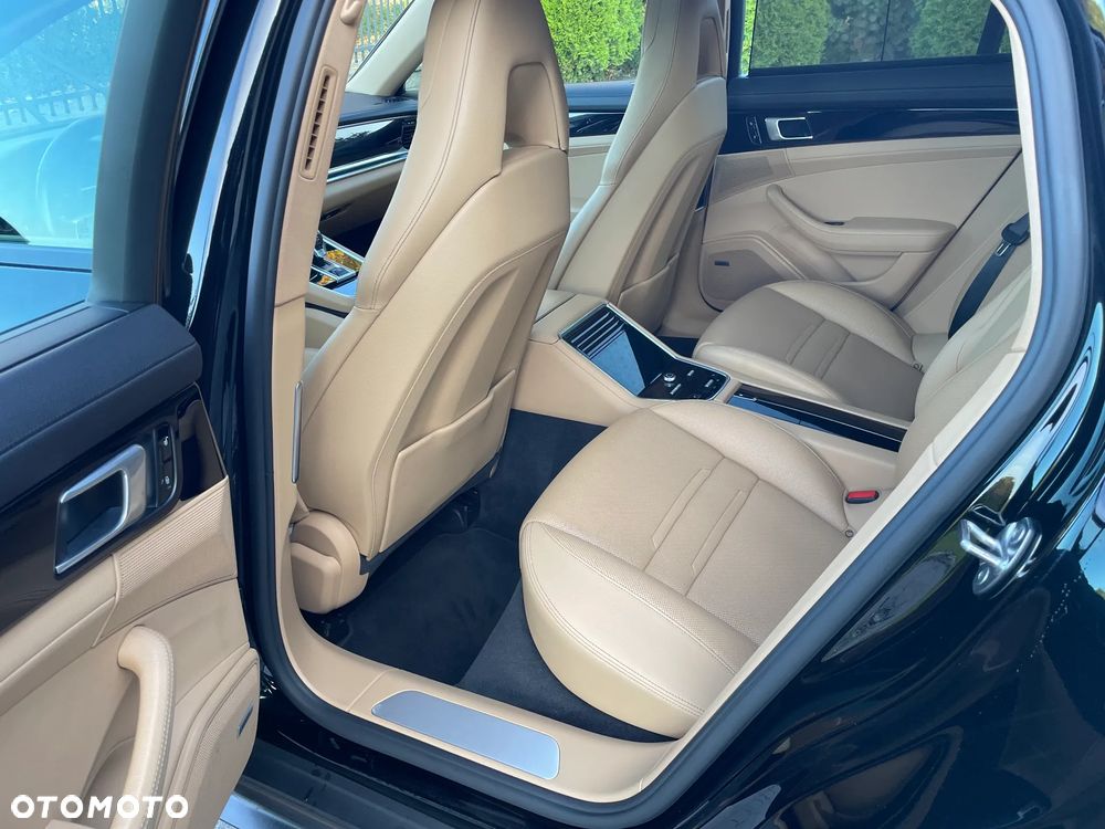 Porsche Panamera - 14