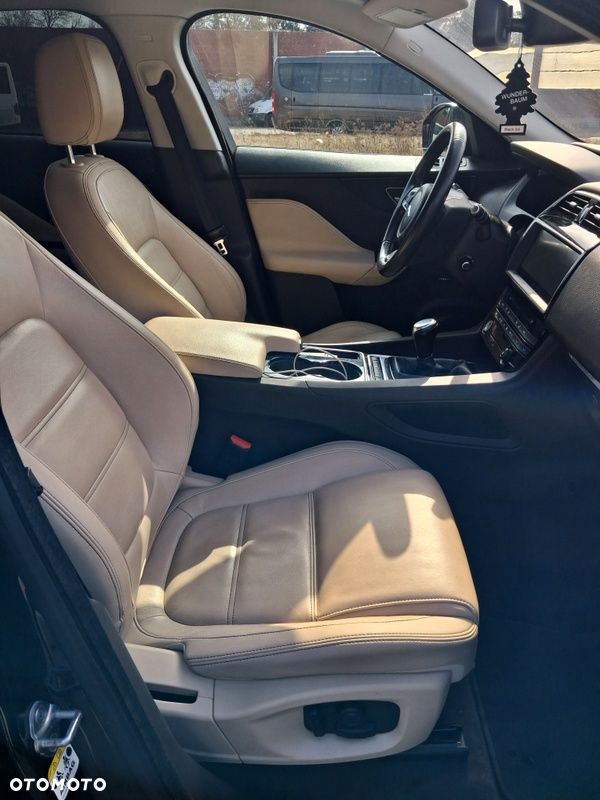 Jaguar F-Pace 2.0 i4D AWD R-Sport - 8