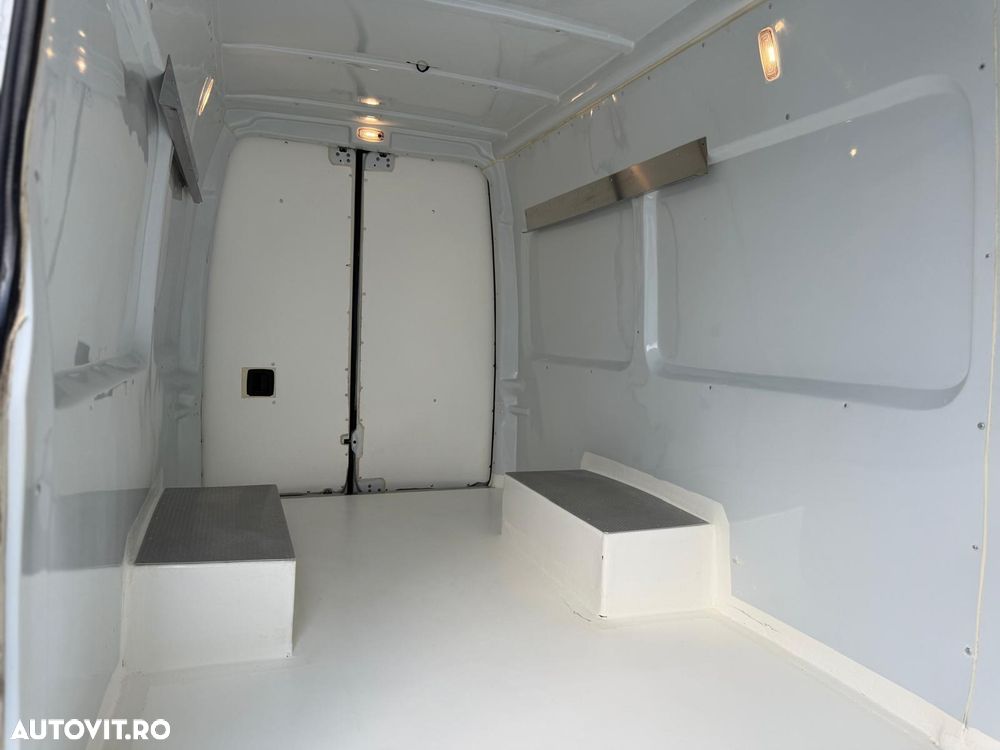 Mercedes-Benz Sprinter - 5