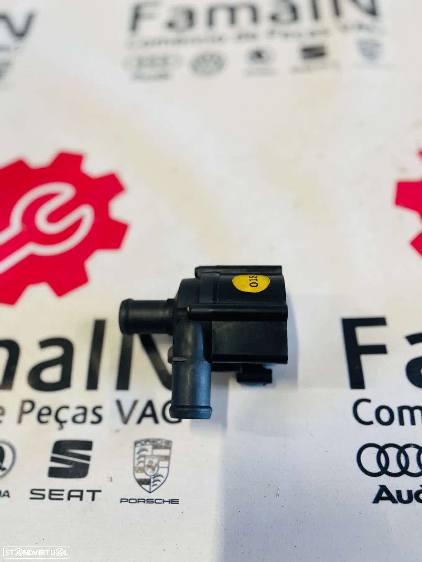 BOMBA DE AGUA AUXILIAR VOLKSWAGEN GOLF VII  - 5Q0965567 - 1