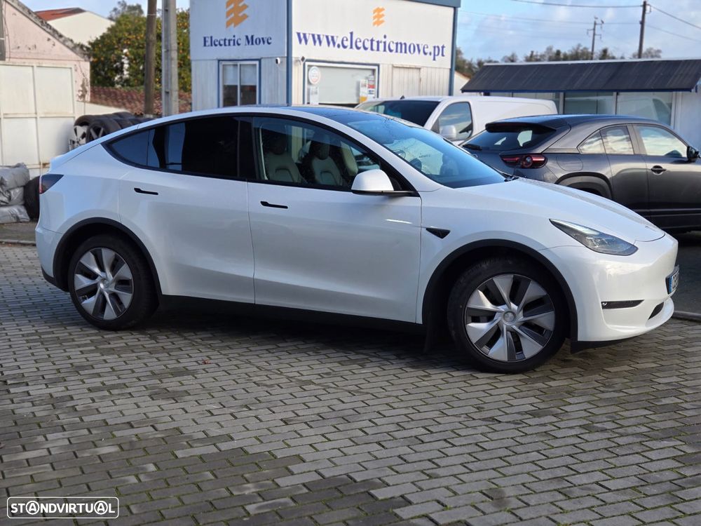 Tesla Model Y Long Range Dual Motor AWD - 2