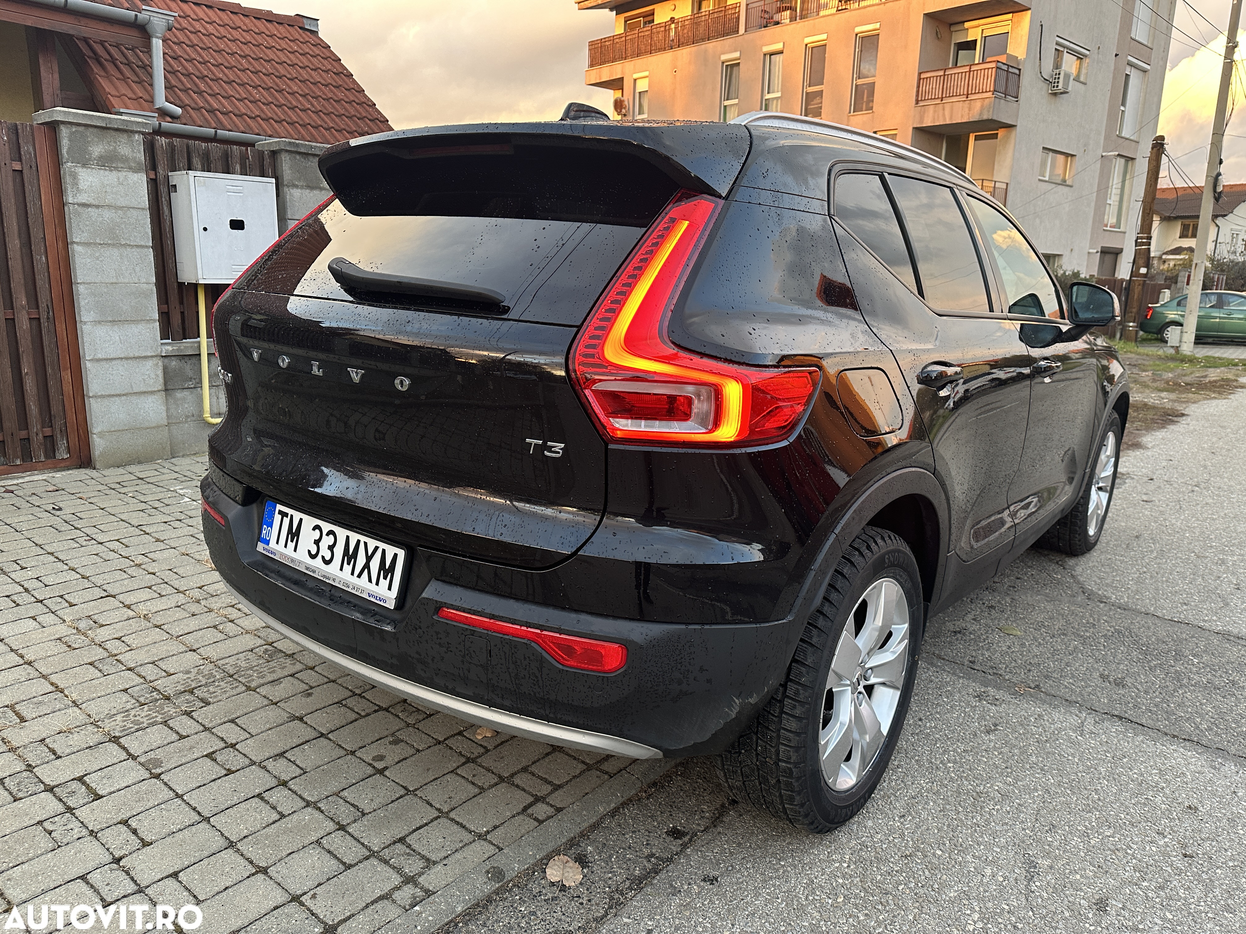 Volvo XC 40 T3 AT8 Momentum Pro - 4