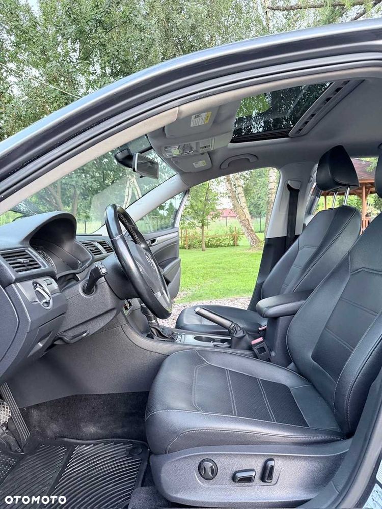 Volkswagen Passat - 4