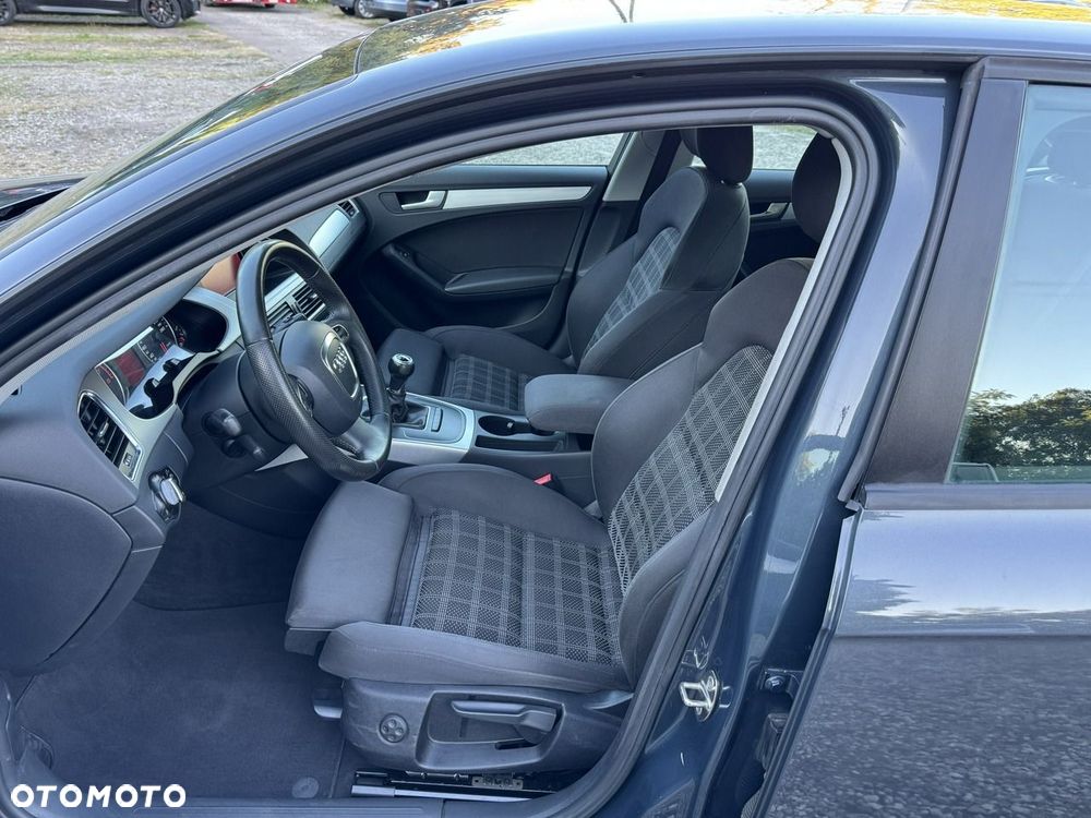 Audi A4 Limousine - 22