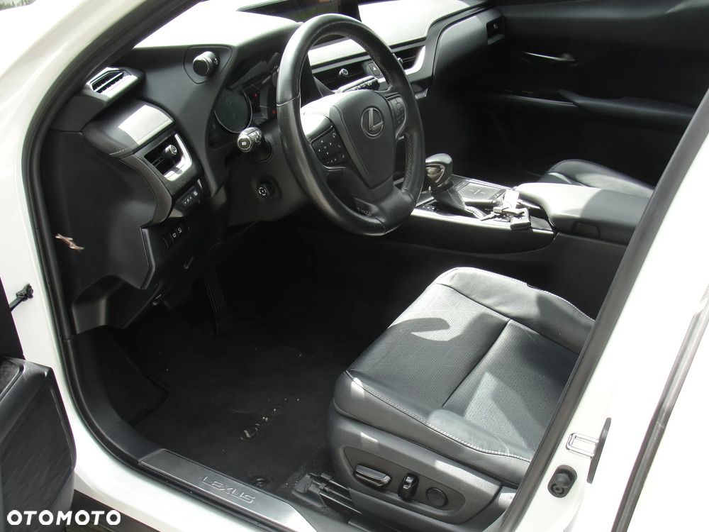 Lexus UX 250h Luxury Line - 12