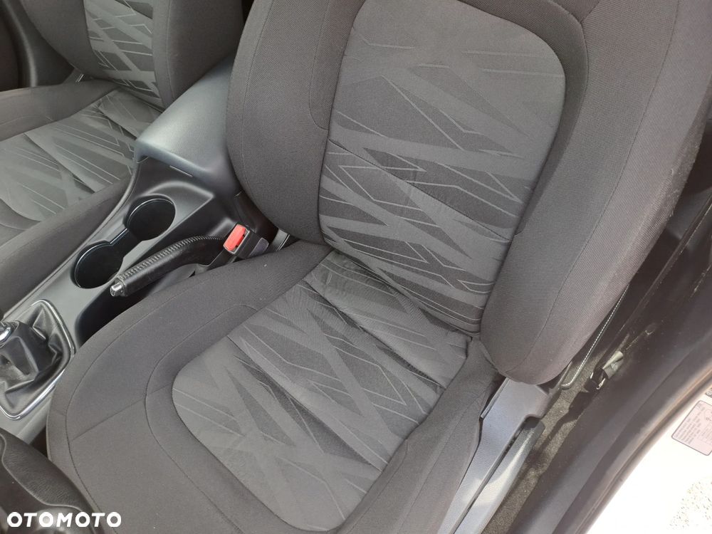 Kia Ceed - 10