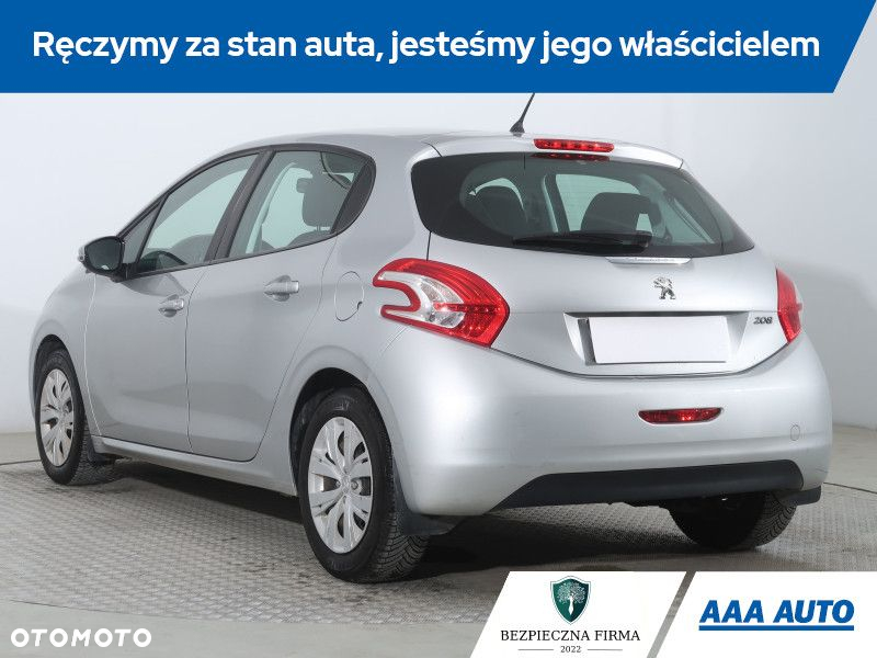 Peugeot 208 - 5