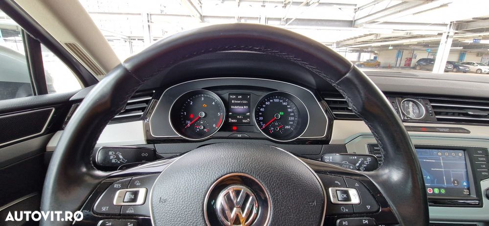 Volkswagen Passat 2.0 TDI DSG Comfortline - 17