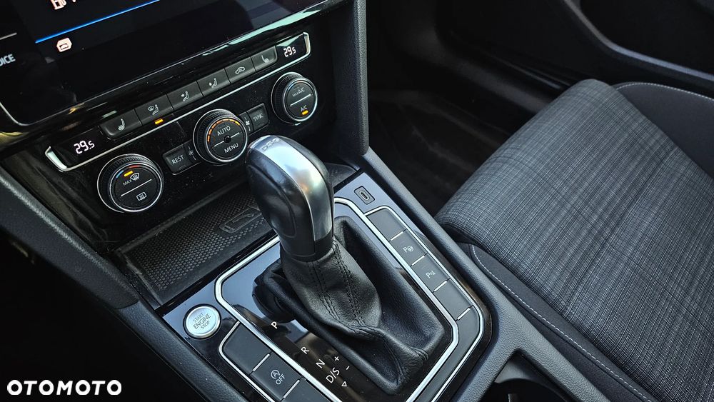 Volkswagen Passat - 8