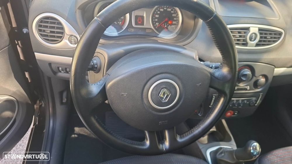 Renault Clio Sport Tourer - 18