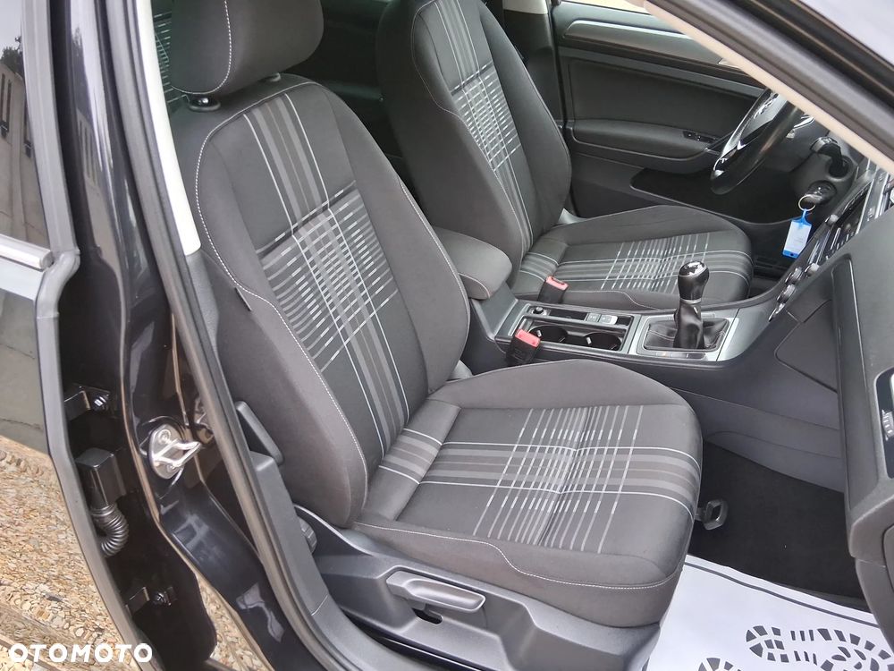 Volkswagen Golf - 12