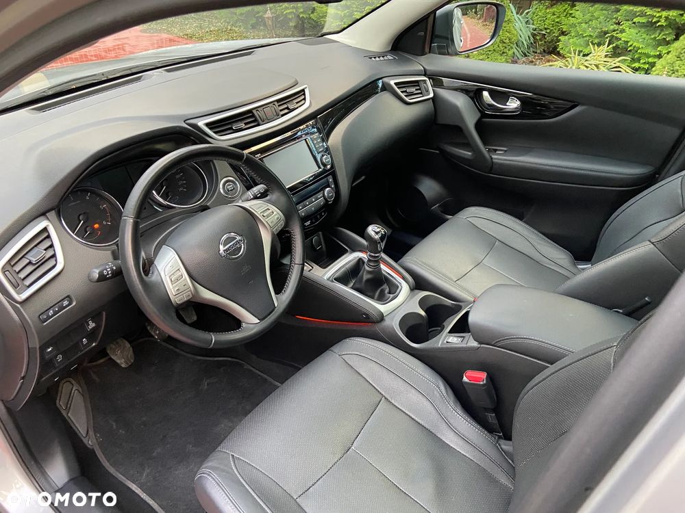 Nissan Qashqai 1.6 dCi TEKNA - 10