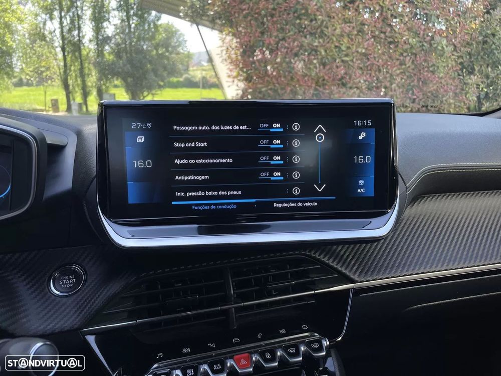 Peugeot 2008 PureTech 130 EAT8 GT - 30