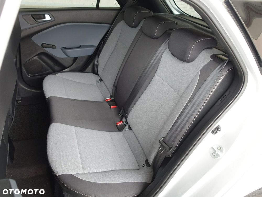 Hyundai i20 - 15