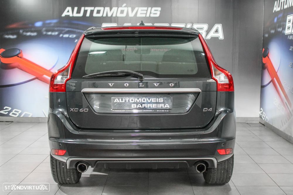 Volvo XC 60 2.0 D4 R-Design Geartronic - 33