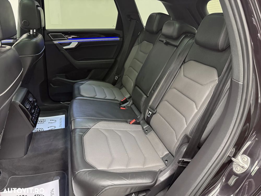 Volkswagen Touareg 3.0 V6 TDI SCR 4Motion Automatik R-Line - 25