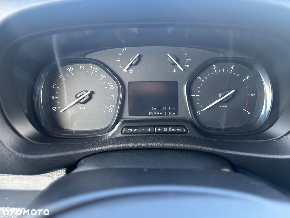 Opel Vivaro - 13