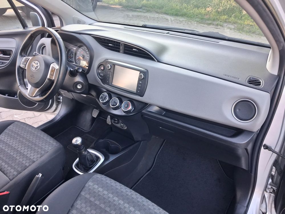 Toyota Yaris 1.0 Premium - 27