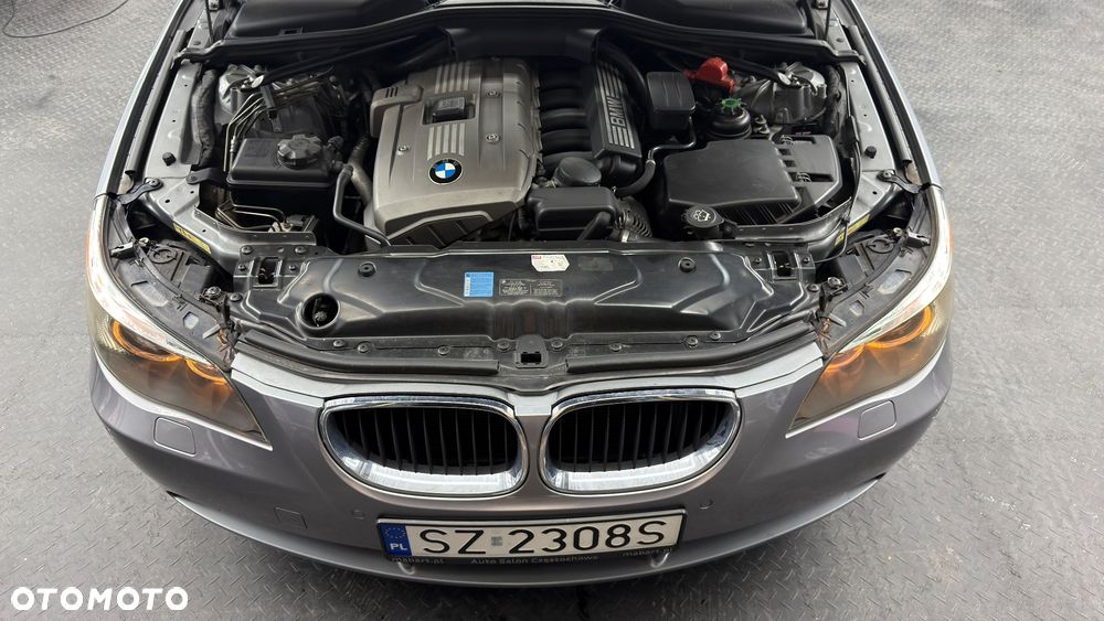 BMW Seria 5 525i - 33