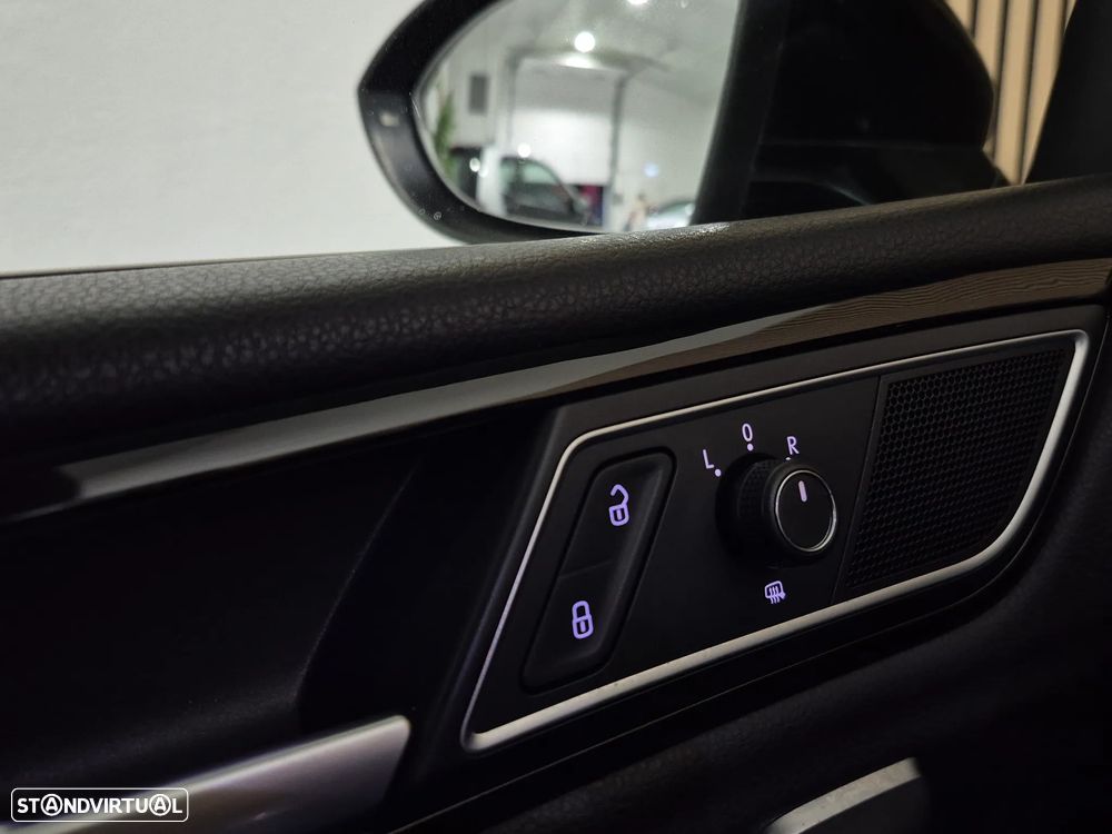 VW Golf Sportsvan 1.6 TDI Highline DSG - 27