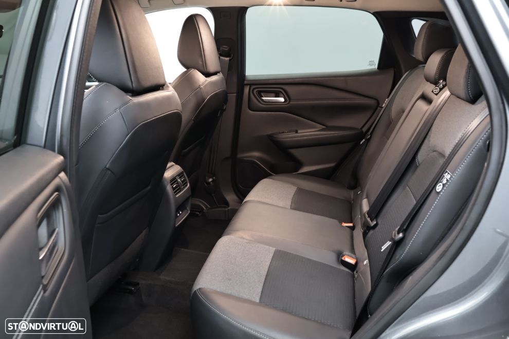 Nissan Qashqai 1.3 DIG-T N-Connecta Xtronic - 27