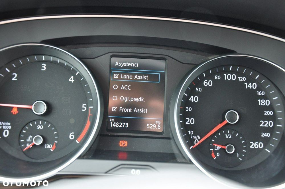 Volkswagen Passat - 17