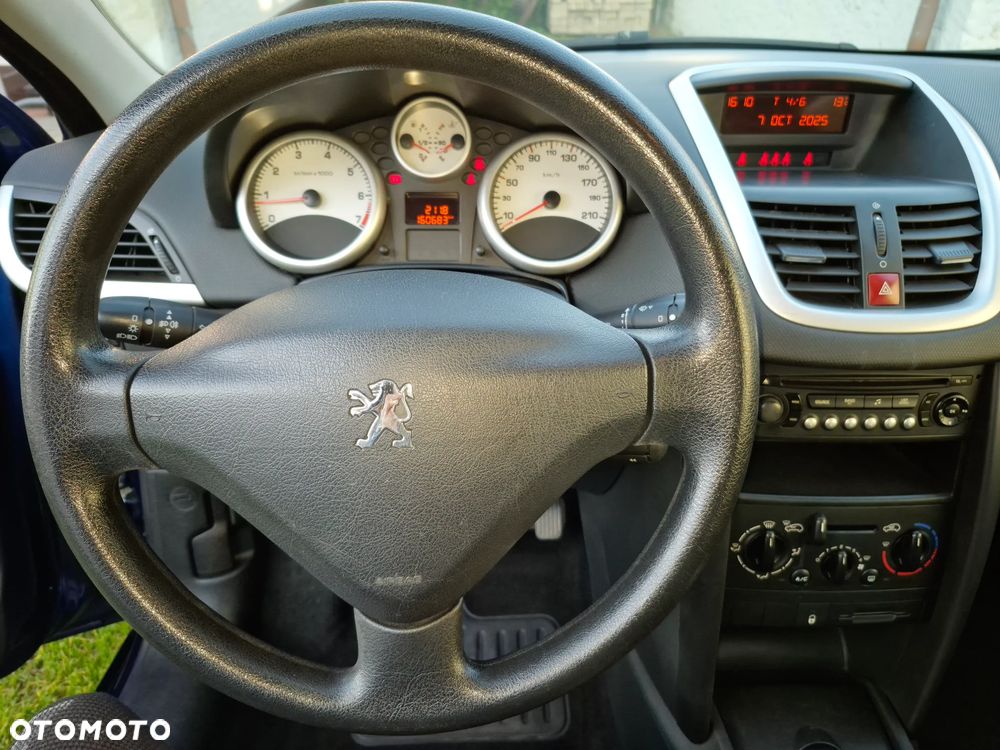 Peugeot 207 1.4 16V Trendy - 10