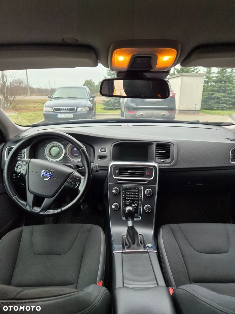 Volvo V60 D5 Momentum - 15