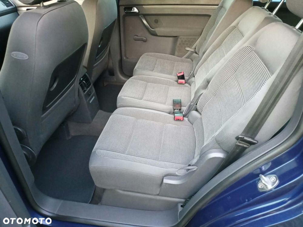 Volkswagen Touran 2005 photo 4